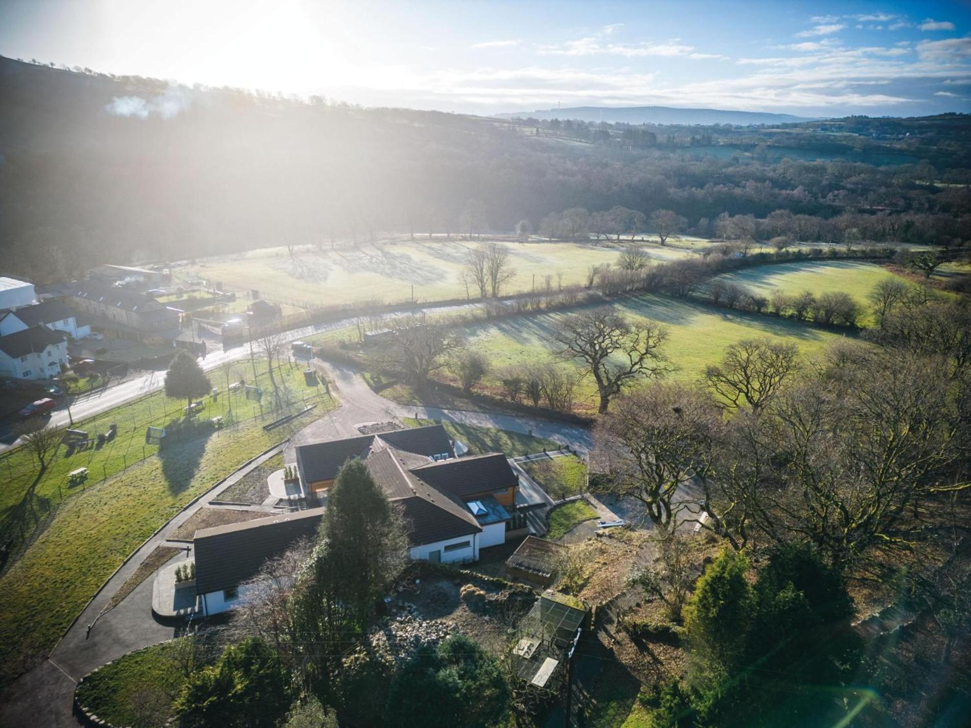 Suite 6 - Sleeping Giant Hotel - Pen Y Cae Inn Brecon Exterior foto